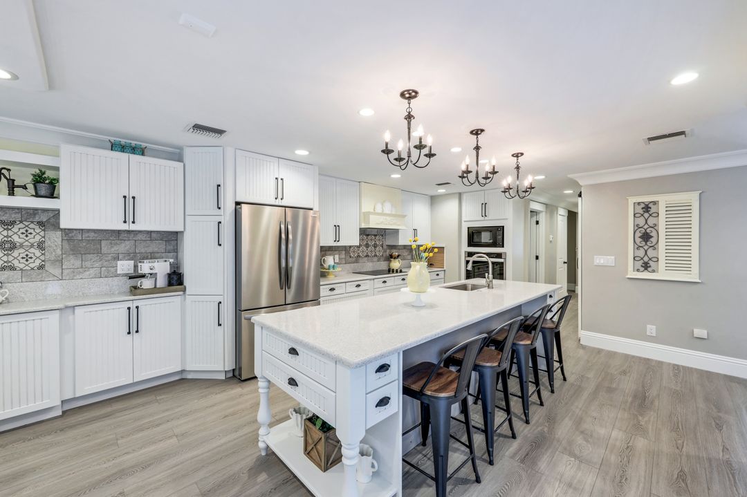 723 Willowhead Dr, Naples, FL 34103