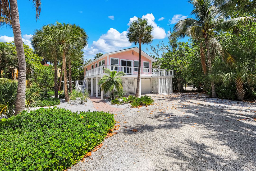 6126 Castaways Ln, Sanibel, FL 33957