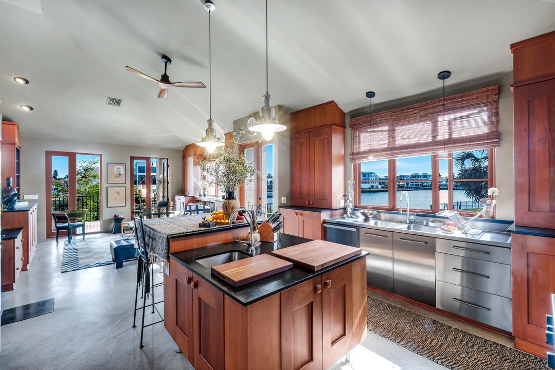 290 Channel Dr, Naples, FL 34108