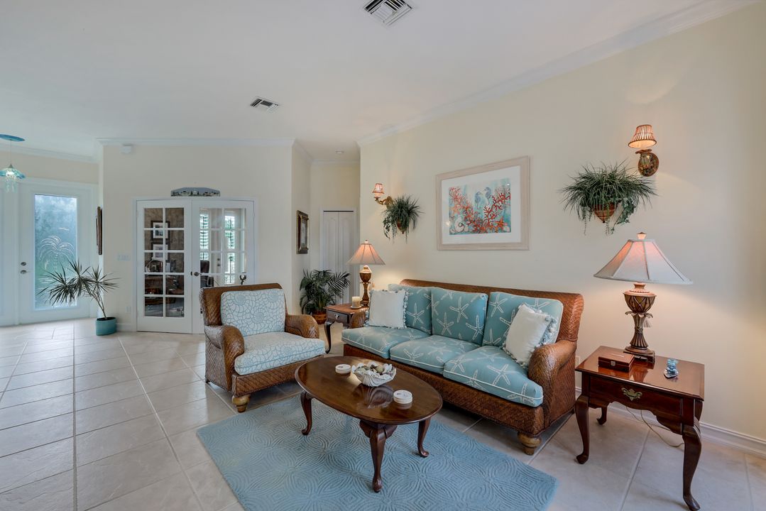 201 San Mateo Dr, Bonita Springs, FL 34134