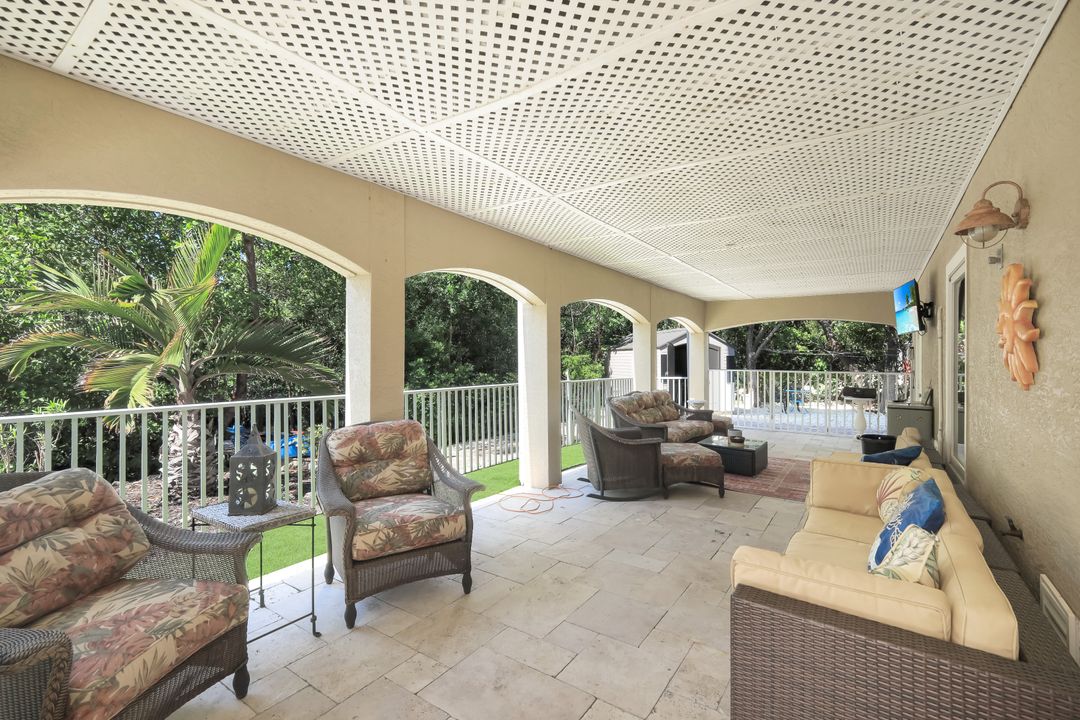1111 Schooner Pl, Sanibel, FL 33957