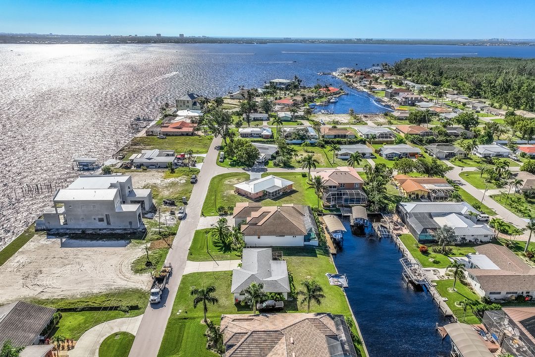 5828 SW 1st Ave, Cape Coral, FL 33914