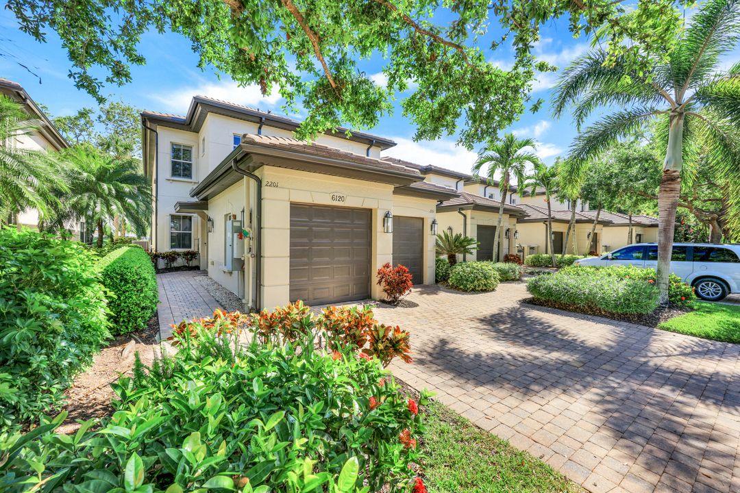 6120 Montelena Cir #2201, Naples, FL 34119