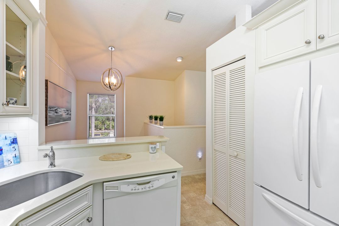 386 Emerald Bay Cir #G4, Naples, FL 34110