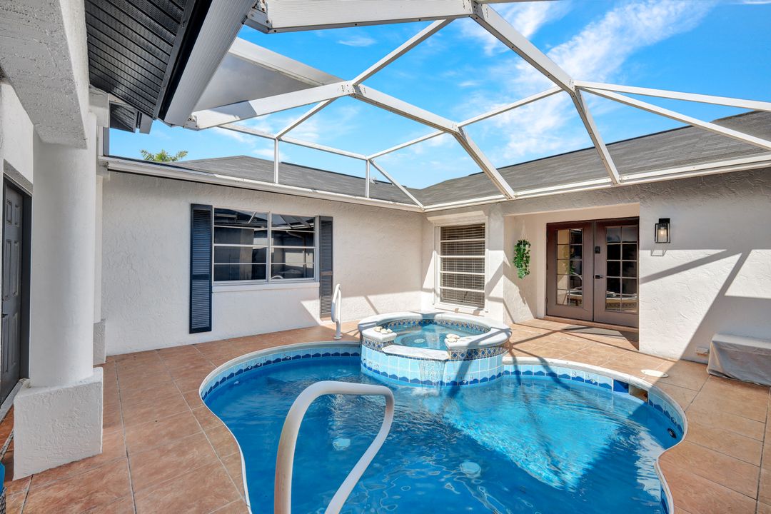 2033 SE 27th Terrace, Cape Coral, FL 33904