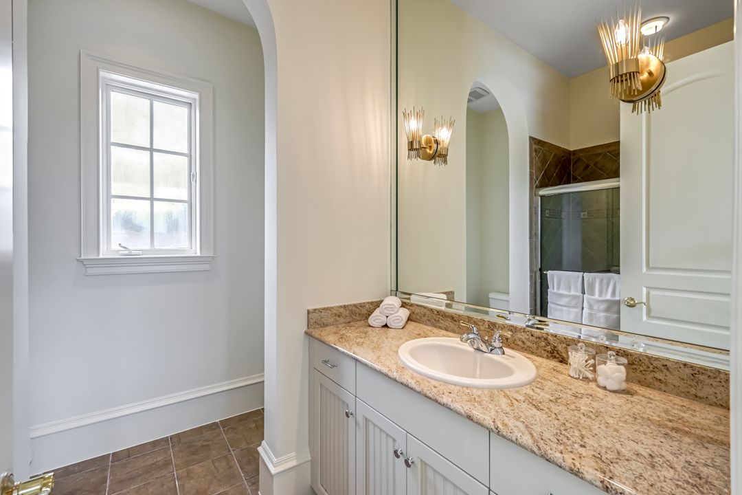 2861 Capistrano Way, Naples, FL 34105