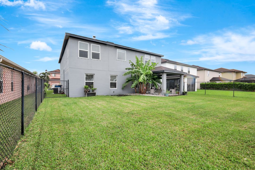 10337 Canal Brook Ln, Lehigh Acres, FL 33936
