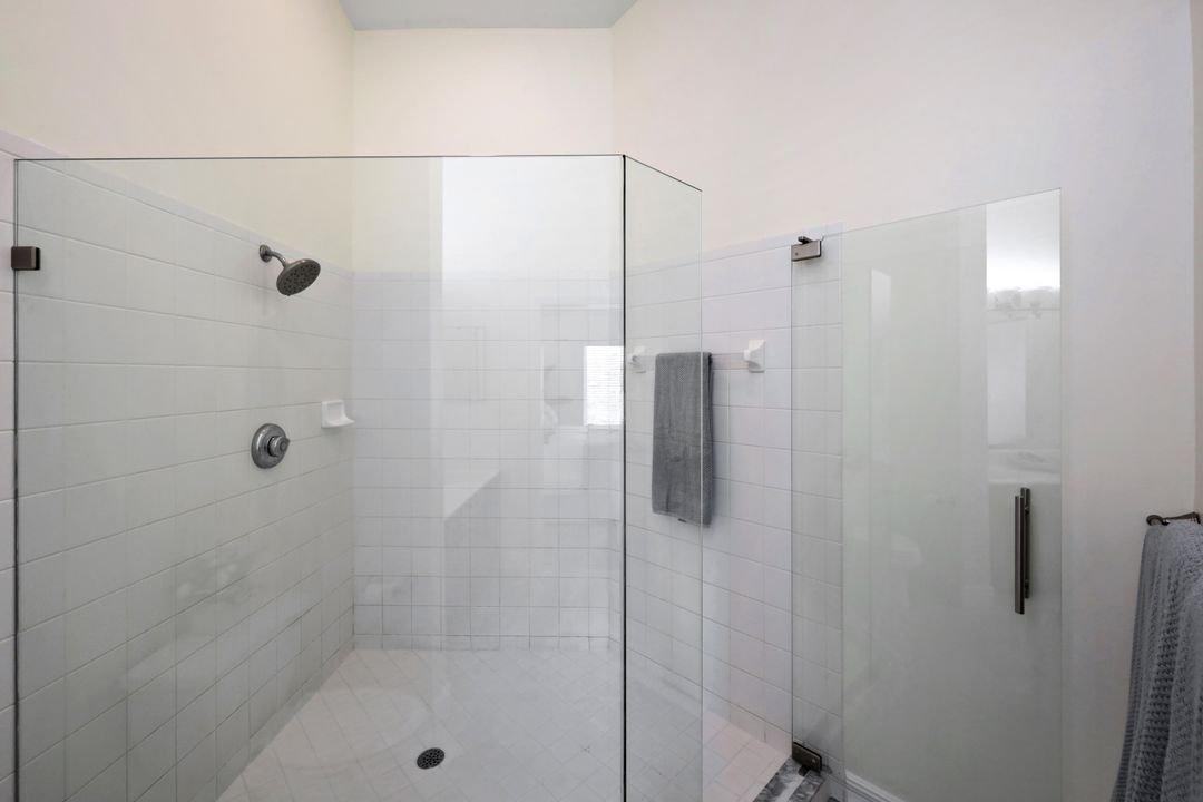 4940 Deerfield Way #201, Naples, FL 34110