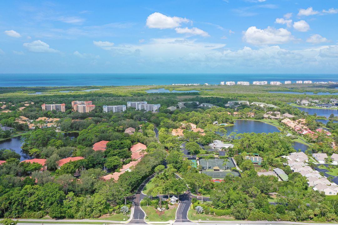 15191 Cedarwood Ln, Naples, FL 34110