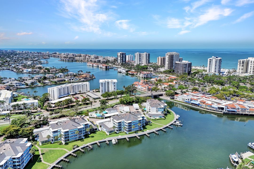 255 Park Shore Dr #341, Naples, FL 34103