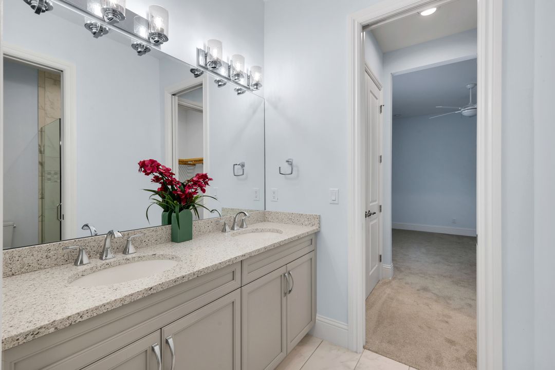 14386 Laguna Spgs Ln, Naples, FL 34114