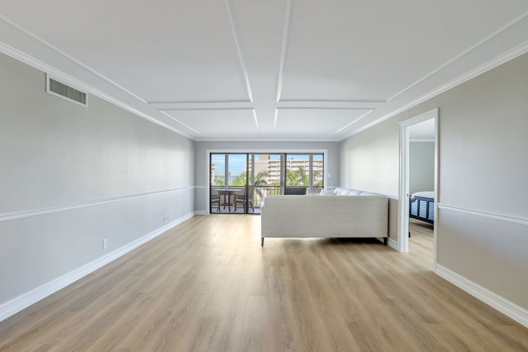 3430 Gulf Shore Blvd N #5J, Naples, FL 34103