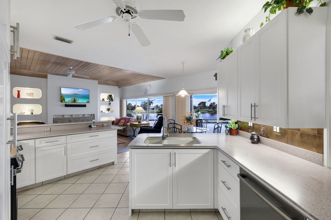 16111 Forest Oaks Dr, Fort Myers, FL 33908