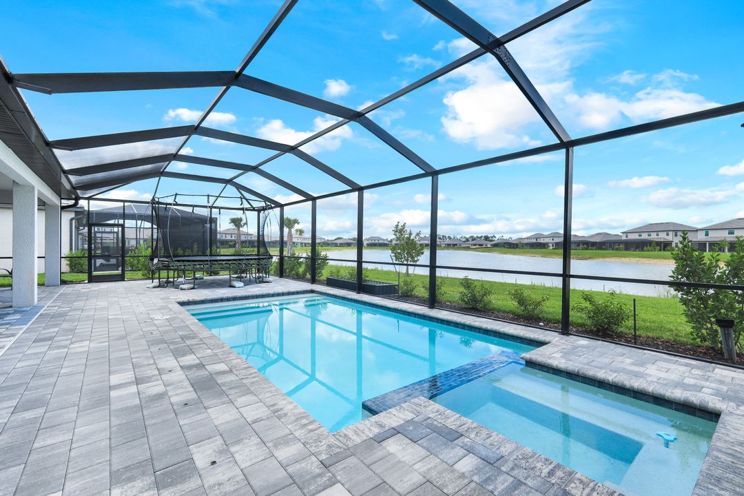 10817 Timber Creek Dr, Fort Myers, FL 33913