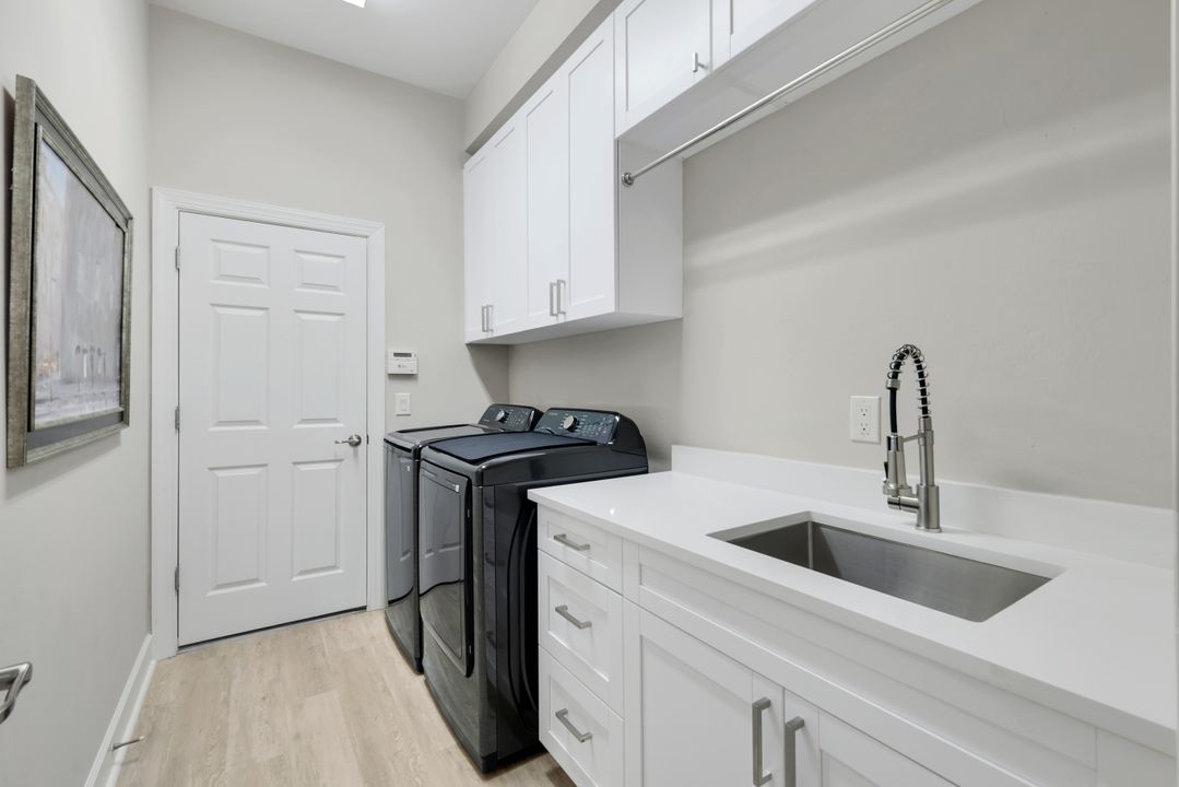 9356 Slate Ct, Naples, FL 34120