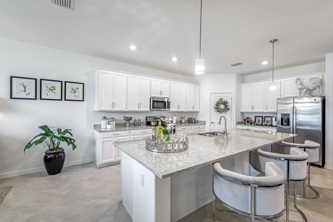 3272 Altimira Dr, Fort Myers, FL 33905