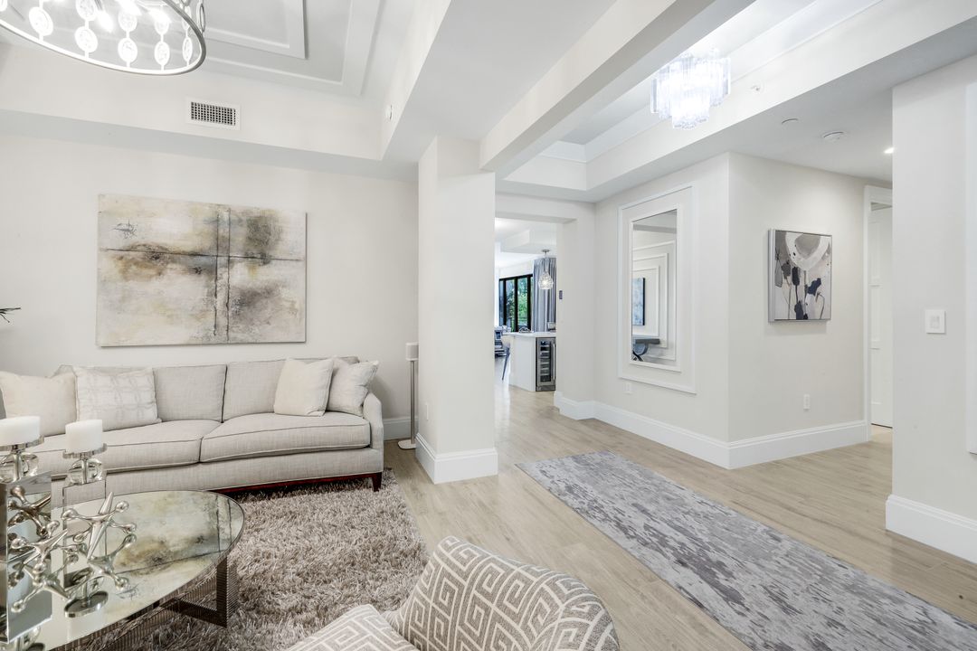 1135 3rd Ave S #209, Naples, FL 34102