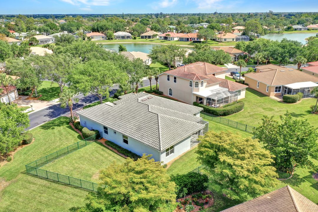 3967 Ruxton Rd, Naples, FL 34116
