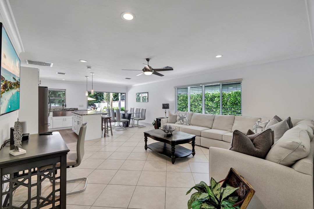 534 97th Ave N, Naples, FL 34108