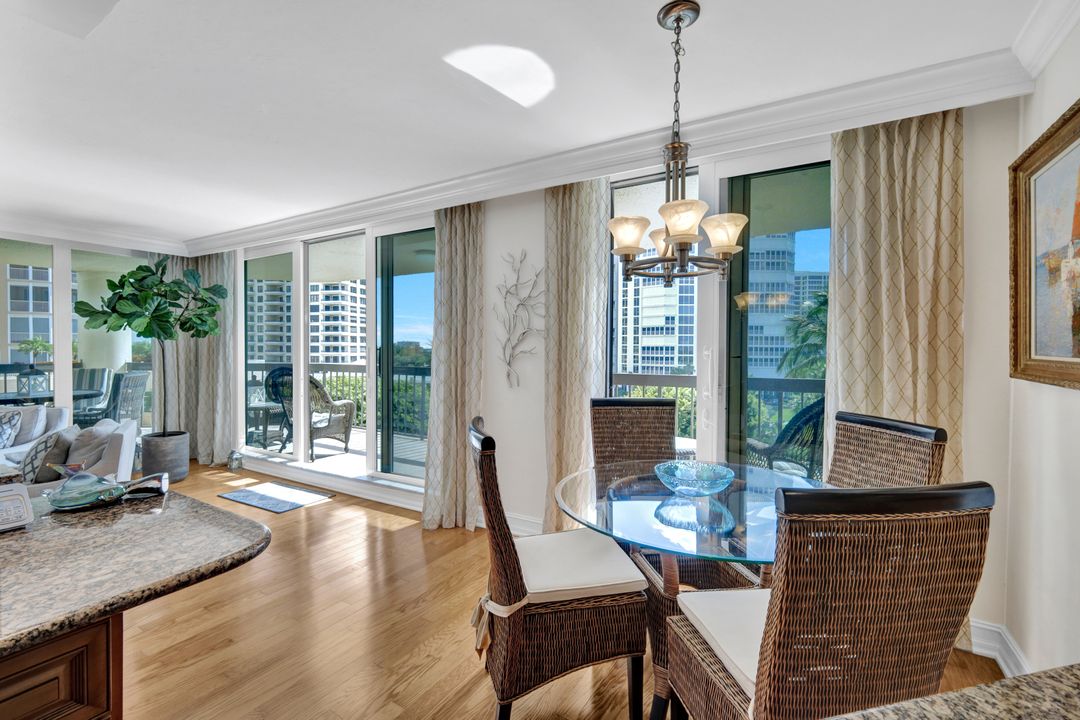 4551 Gulf Shore Blvd N #505, Naples, FL 34103