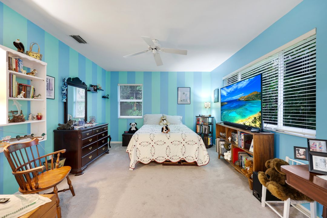 661 27th St NW, Naples, FL 34120