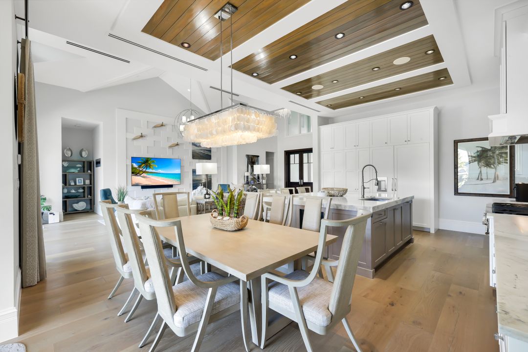 103 Bayview Ave, Naples, FL 34108