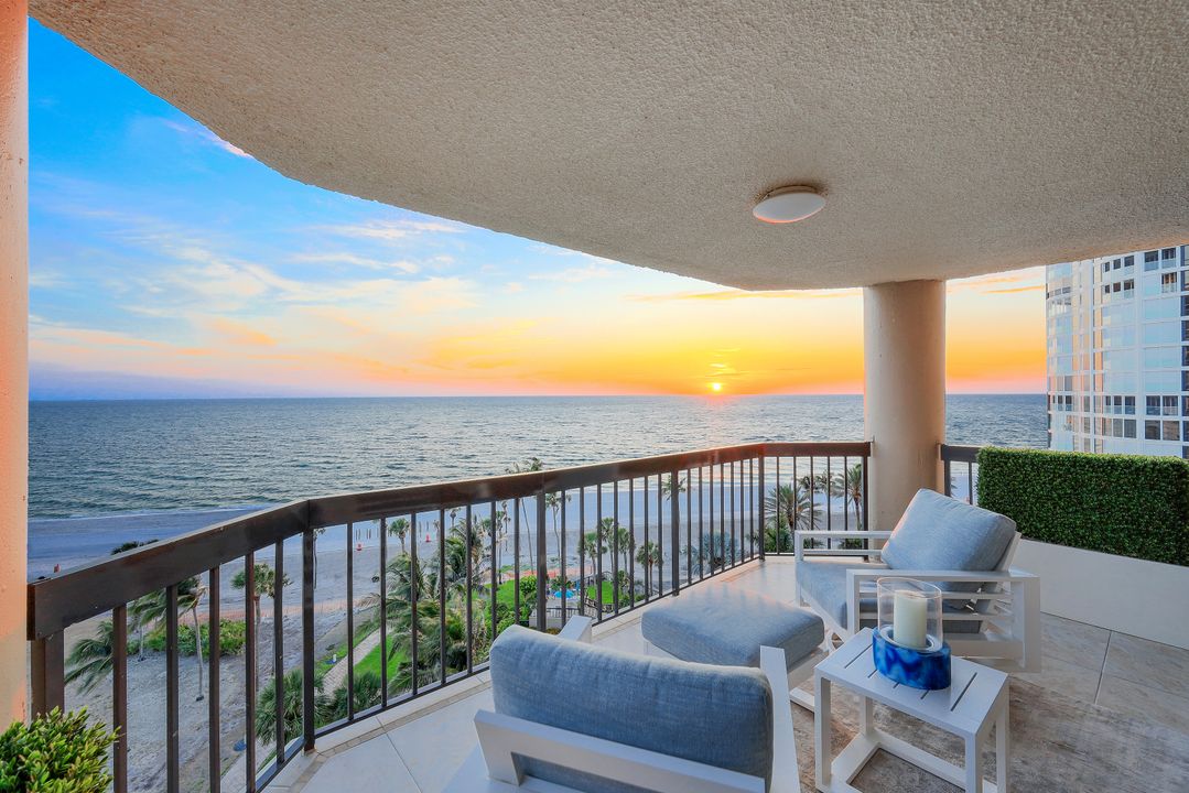 4551 Gulf Shore Blvd N #1003, Naples, FL 34103