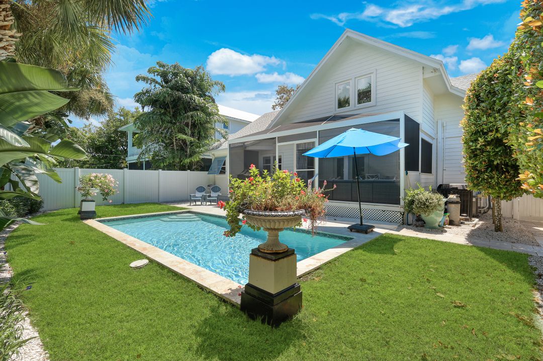 1063 Frank Whiteman Blvd, Naples, FL 34103