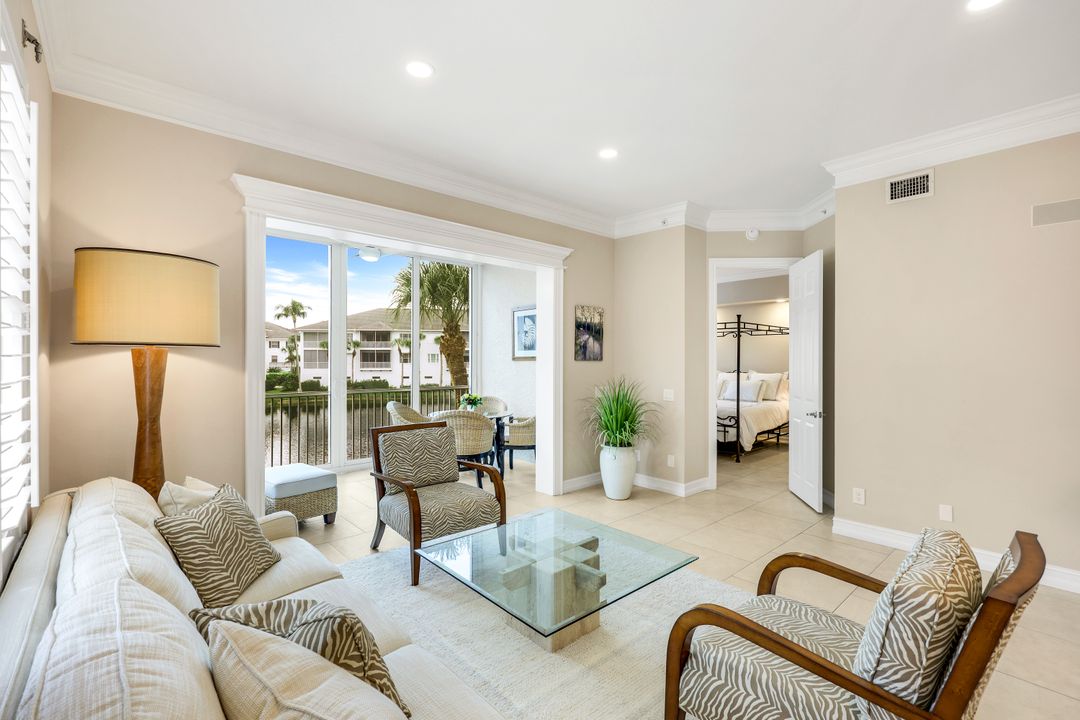 805 Bentwater Cir #101, Naples, FL 34108