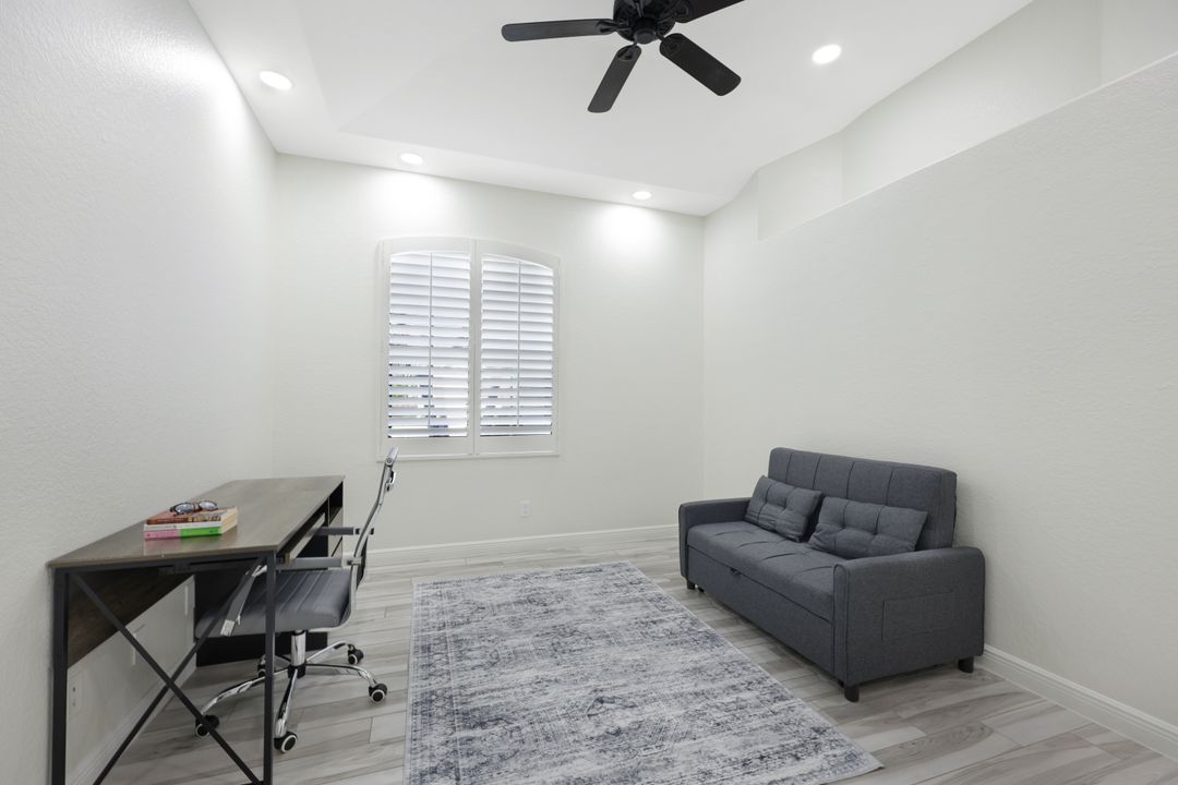 8700 Ibis Cove Cir, Naples, FL 34119