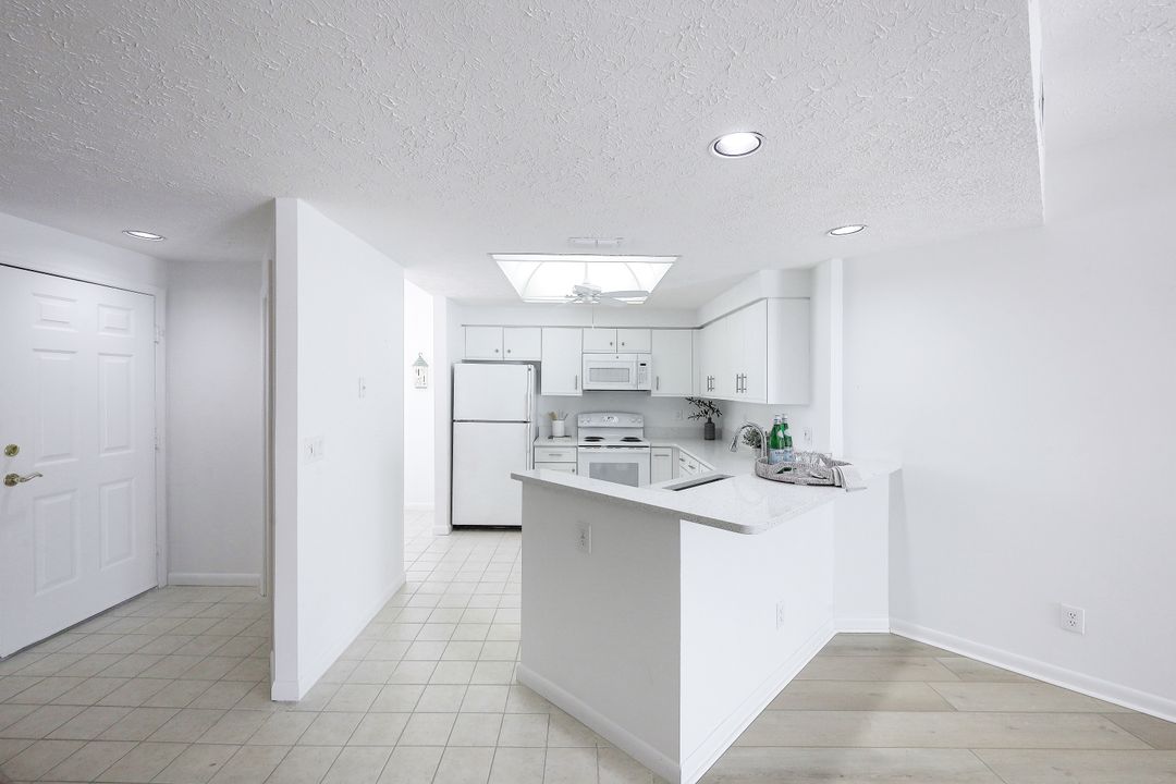 2182 Anchorage Ln #A, Naples, FL 34104