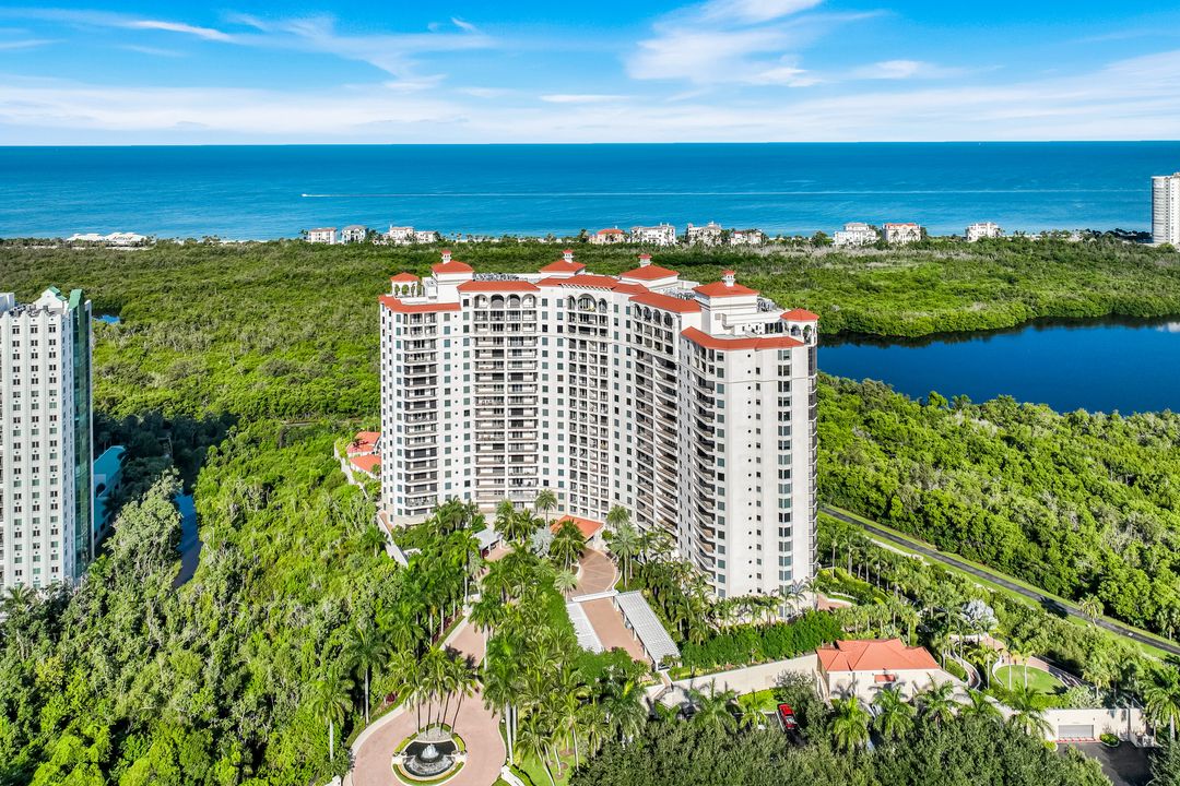 Pelican Bay Blvd, Pelican Bay, FL 34108