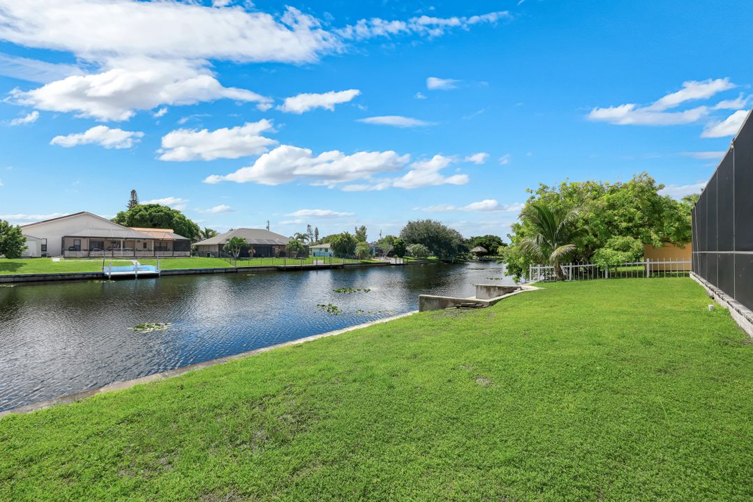 2126 NE 2nd St, Cape Coral, FL 33909