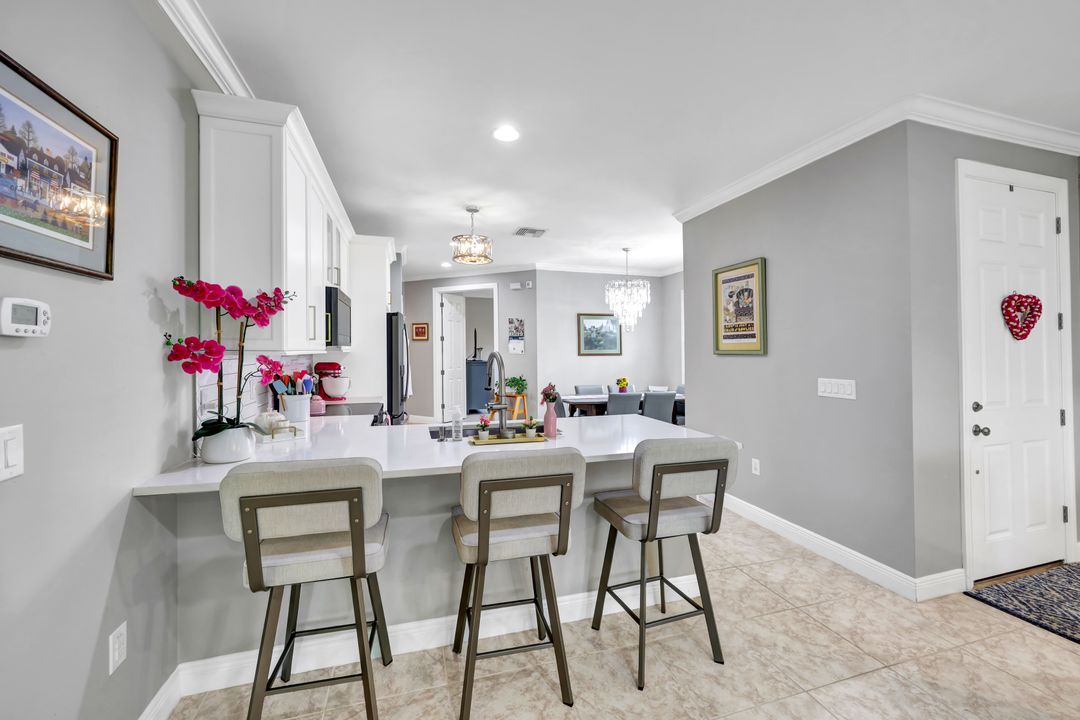 13466 Kent St, Naples, FL 34109