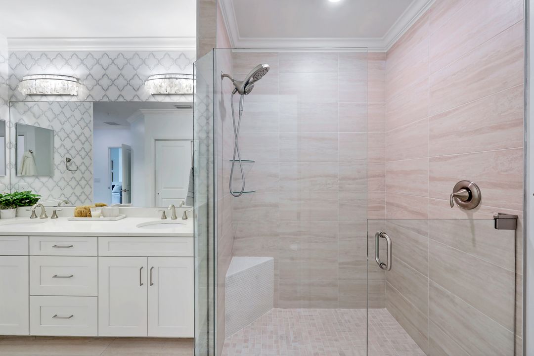 16348 Viansa Wy, Naples, FL 34110