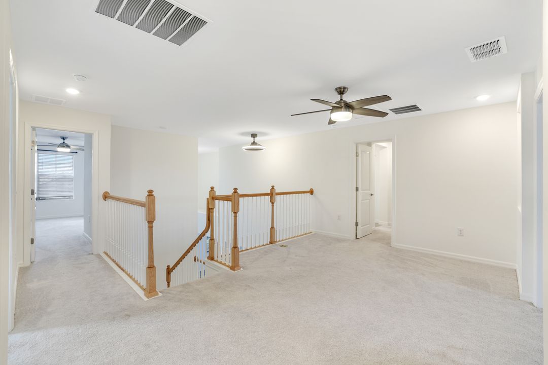 2253 Avocado Ln, Naples, FL 34120