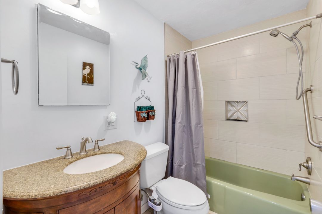 512 105th Ave N #1-2, Naples, FL 34108