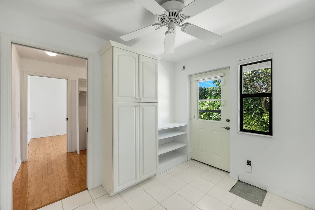 1924 Empress Ct, Naples, FL 34110