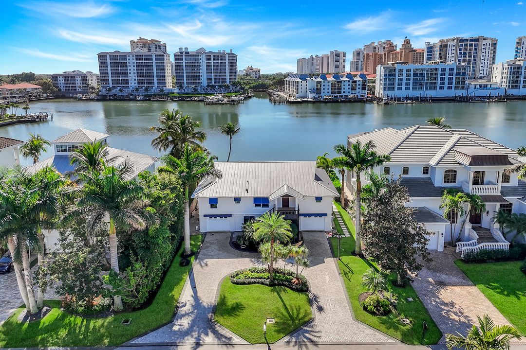 336 Oak Ave, Naples, FL 34108