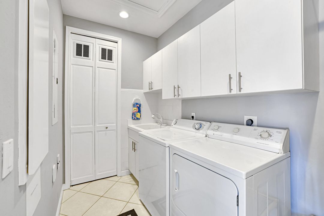 1940 Cascades Dr #8, Naples, FL 34112