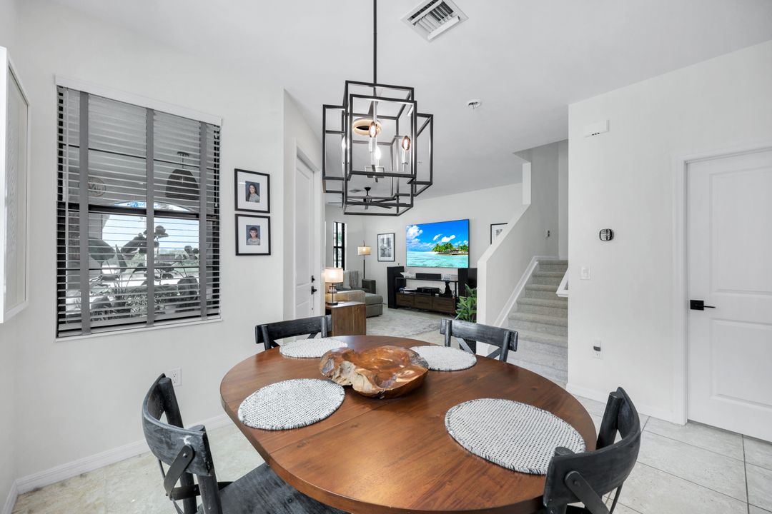 1399 Santiago Cir #1103, Naples, FL 34113