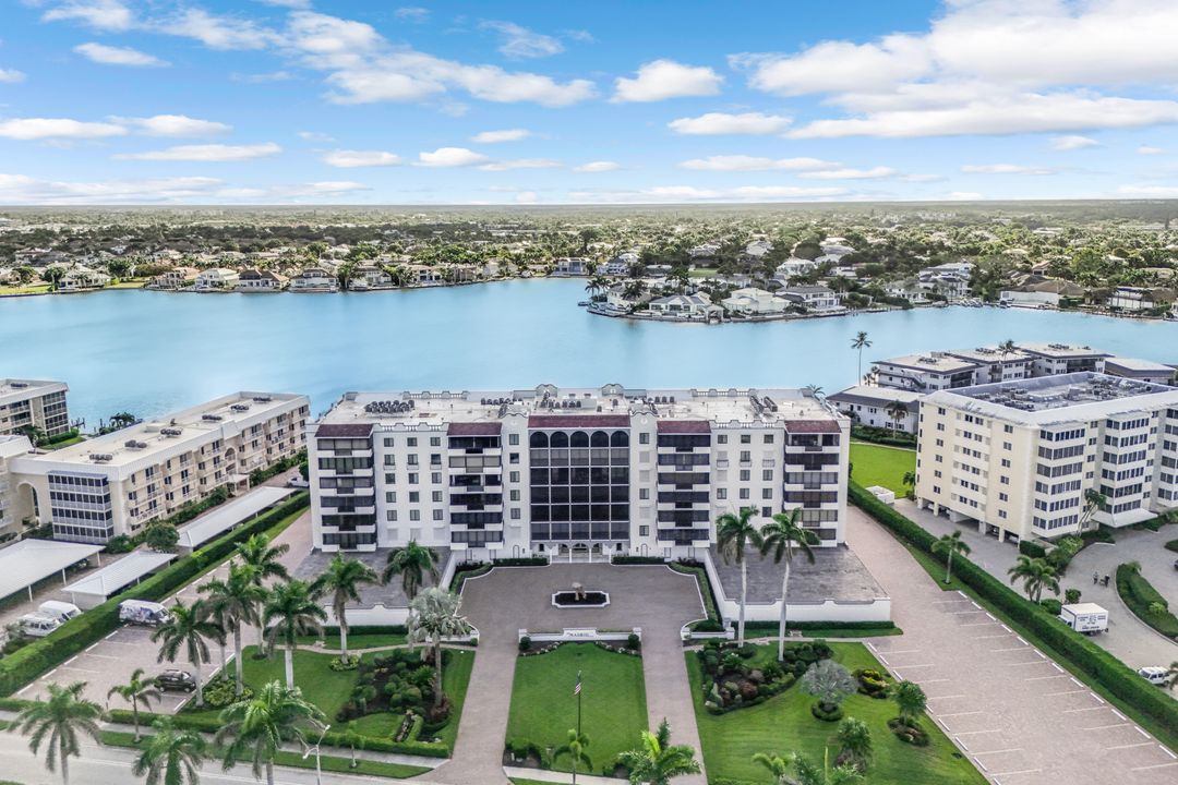3430 Gulf Shore Blvd N #5J, Naples, FL 34103