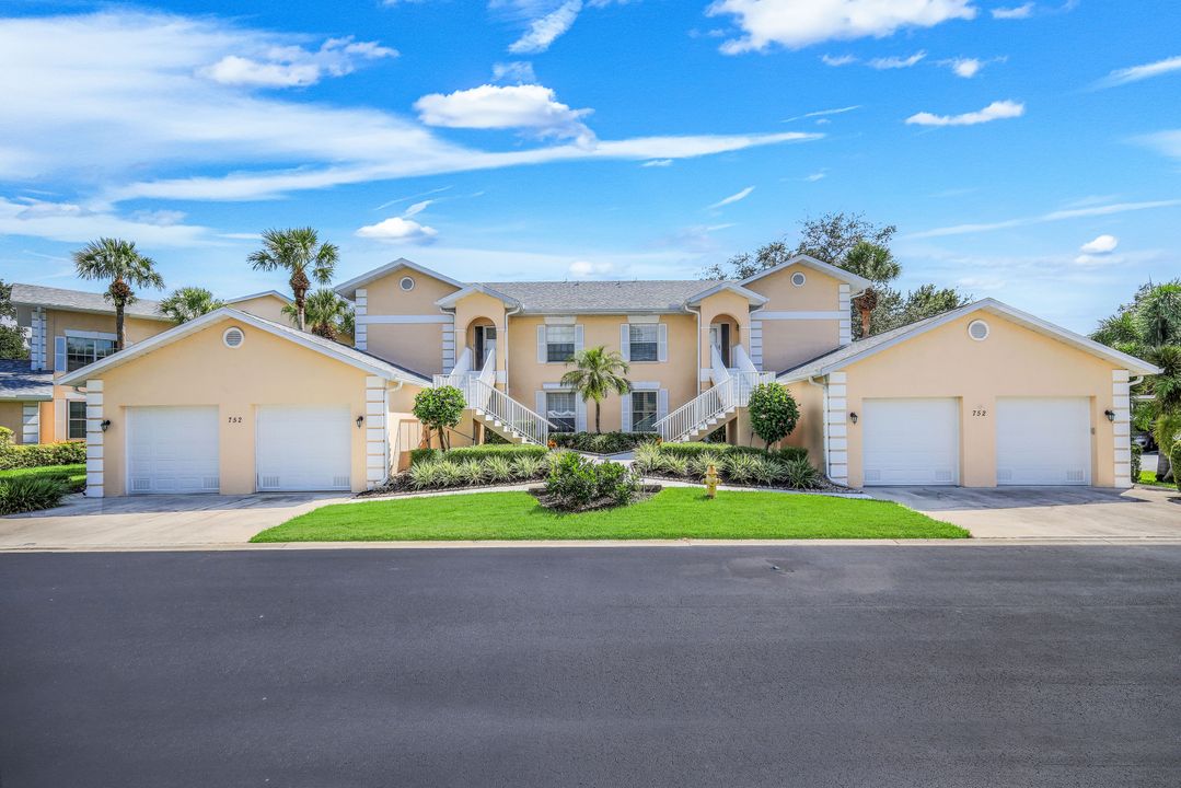 752 Wiggins Lake Dr #201, Naples, FL 34110