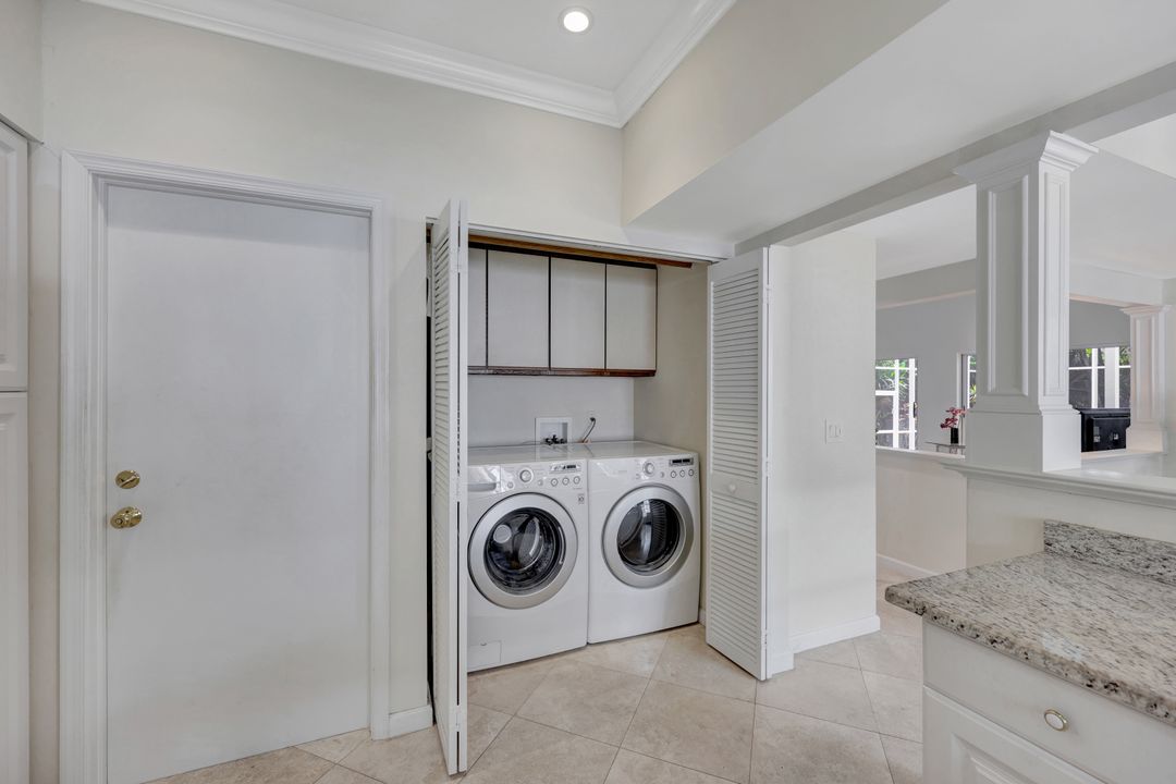 5929 Chanteclair Dr #8, Naples, FL 34108