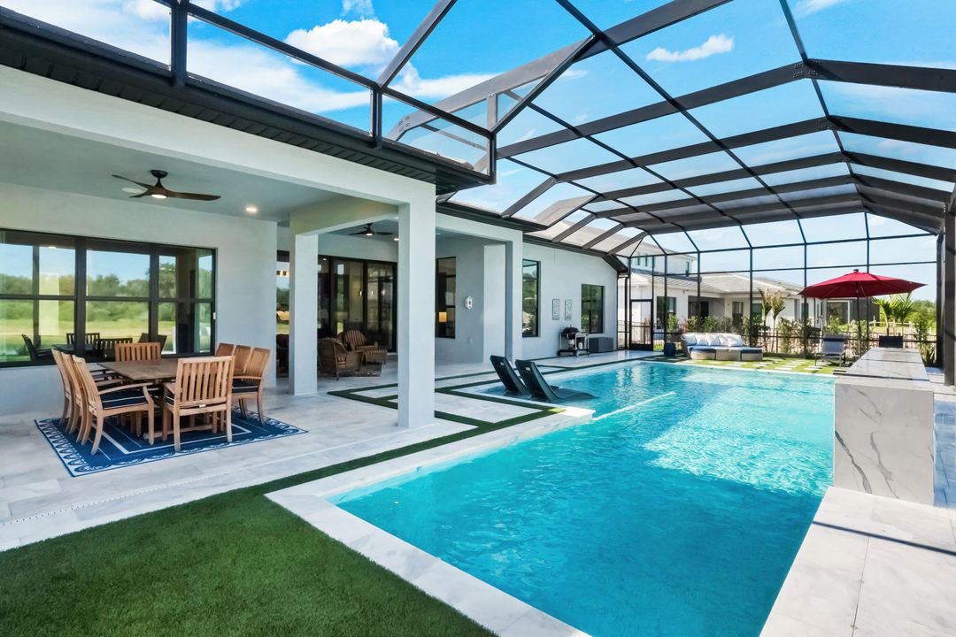 2428 Waterfront Cir, Sarasota, FL 34240
