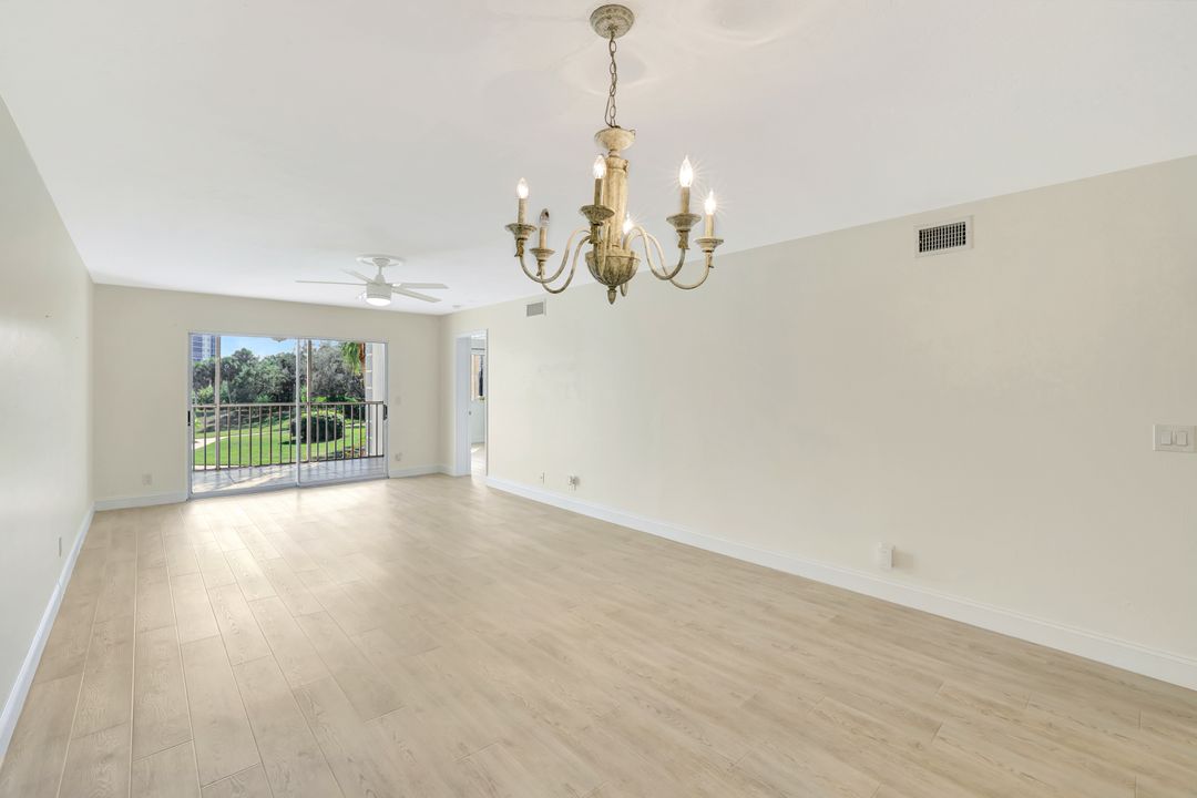 340 Horse Creek Dr #207, Naples, FL 34110