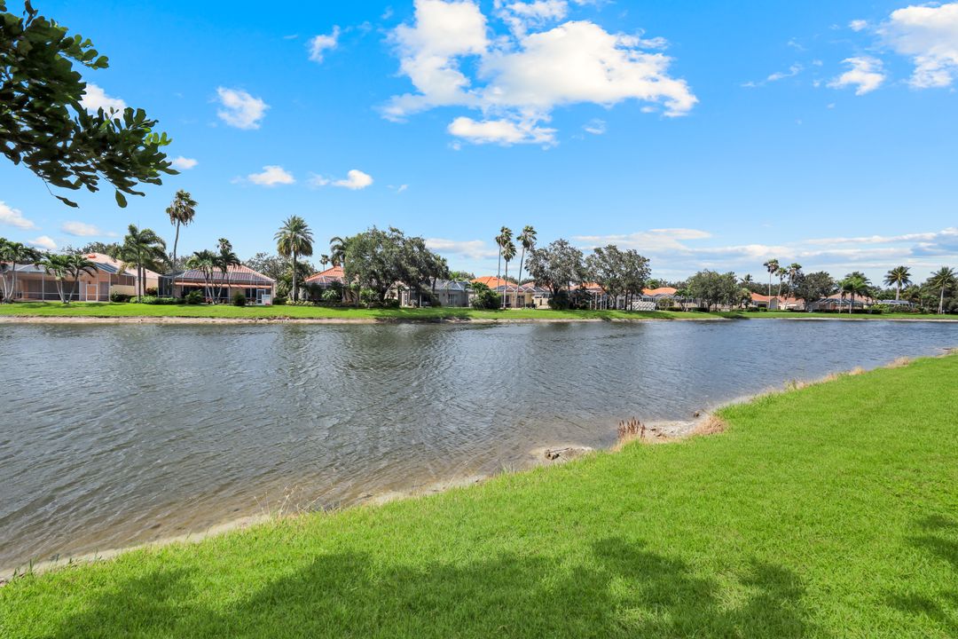 5425 Guadeloupe Way, Naples, FL 34119