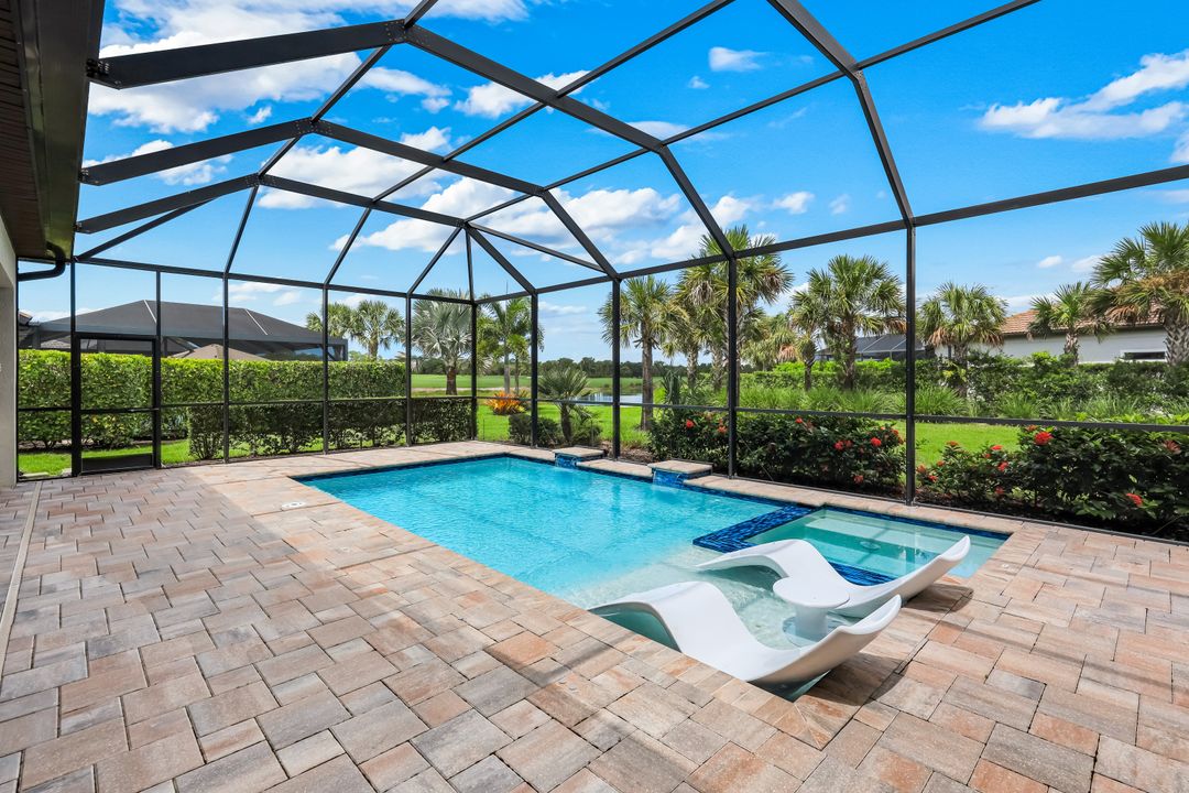 9151 Snowy Owl Wy, Naples, FL 34120