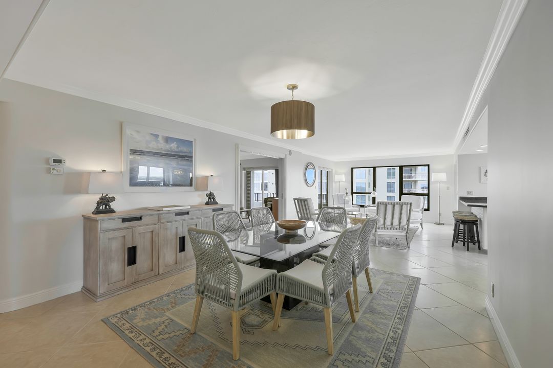 4451 Gulf Shore Blvd N #1205, Naples, FL 34103