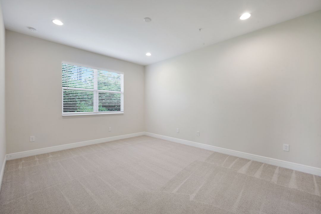 2343 Sheen Ln #405, Naples, FL 34120